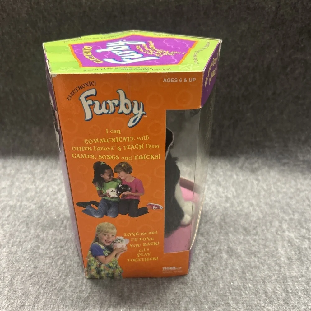 Vintage Black & White Furby 1998 Tiger Electronics New‎ Sealed In Box #70-800